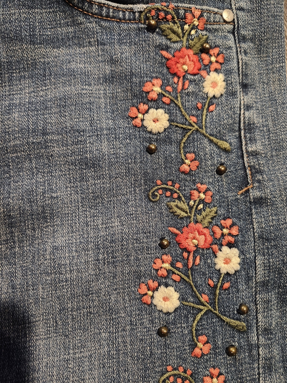 Women's Blue Embroidered Floral Jeans - Picture 4 of 5
